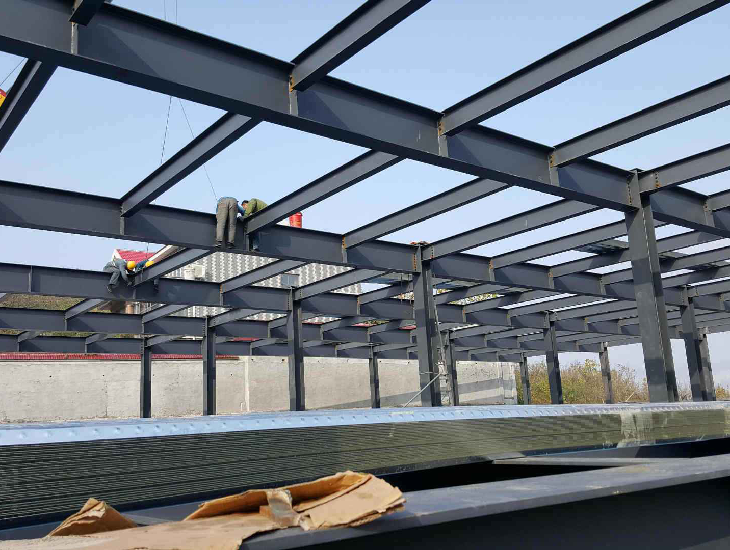 鋼結(jié)構(gòu)樓層板怎么施工呢？